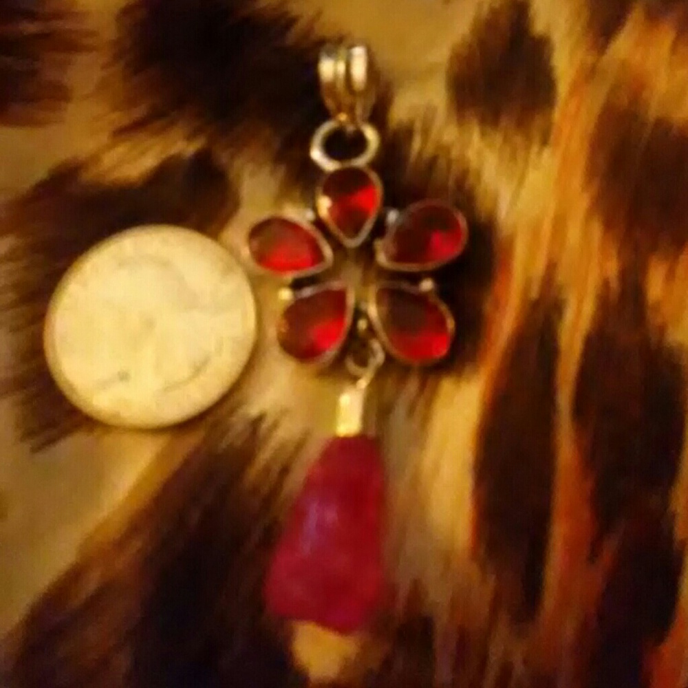 🌺💗GORGEOUS!/GARNET,REW,RUBY/Flower/PENDANT🌺💕 - Picture 7 of 8